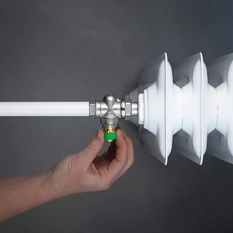 Corps De Robinet Radiateur Angle à Droite 3/8" RA-DV 10 Dynamic Valve - Danfoss 013G7717 – Image 2